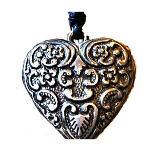 BoHo VTG Black Cord Heart Necklace